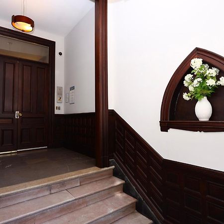 Furnished Newbury Street Studio, #6 Бостон Экстерьер фото