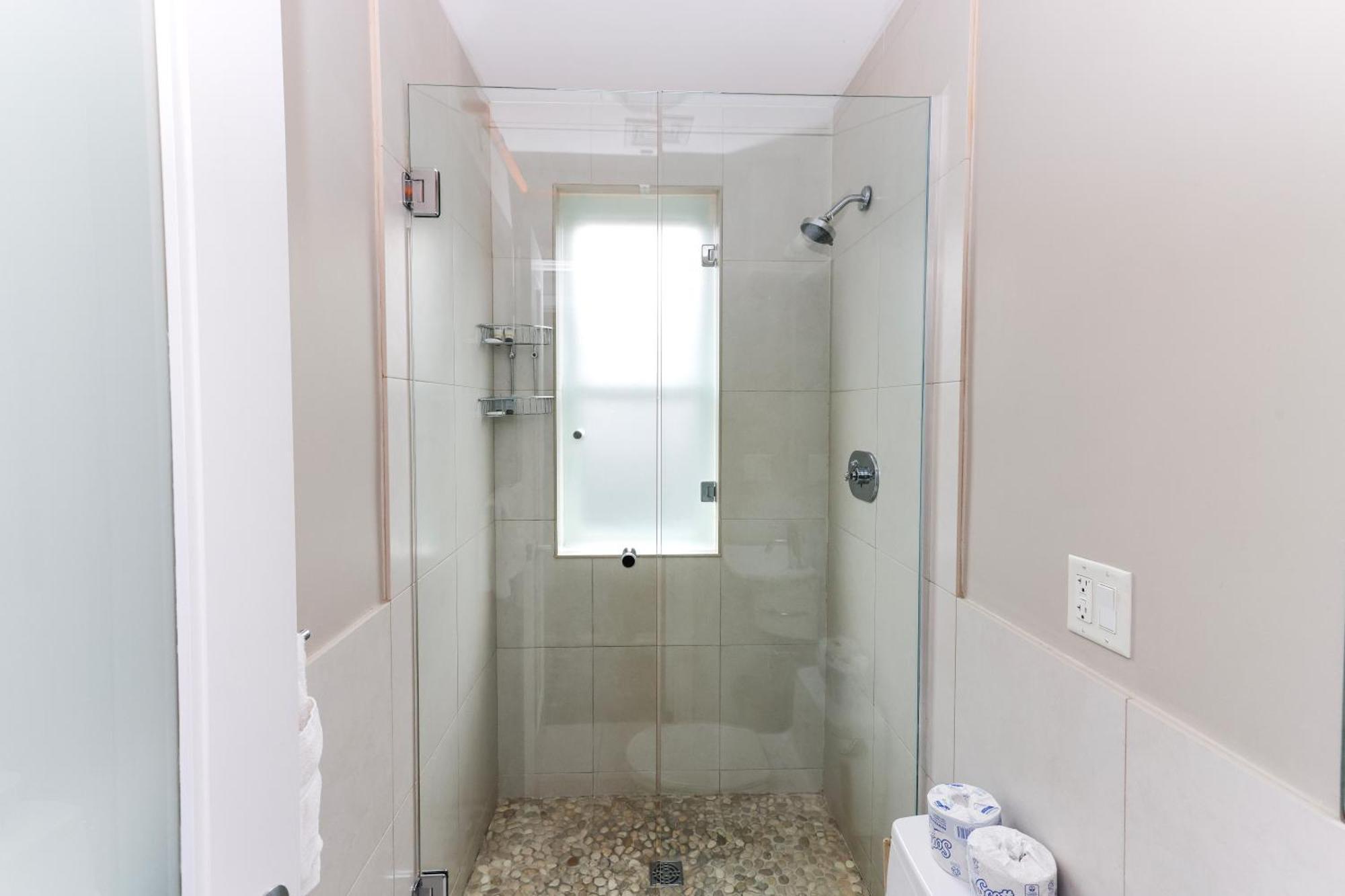 Furnished Newbury Street Studio, #6 Бостон Экстерьер фото