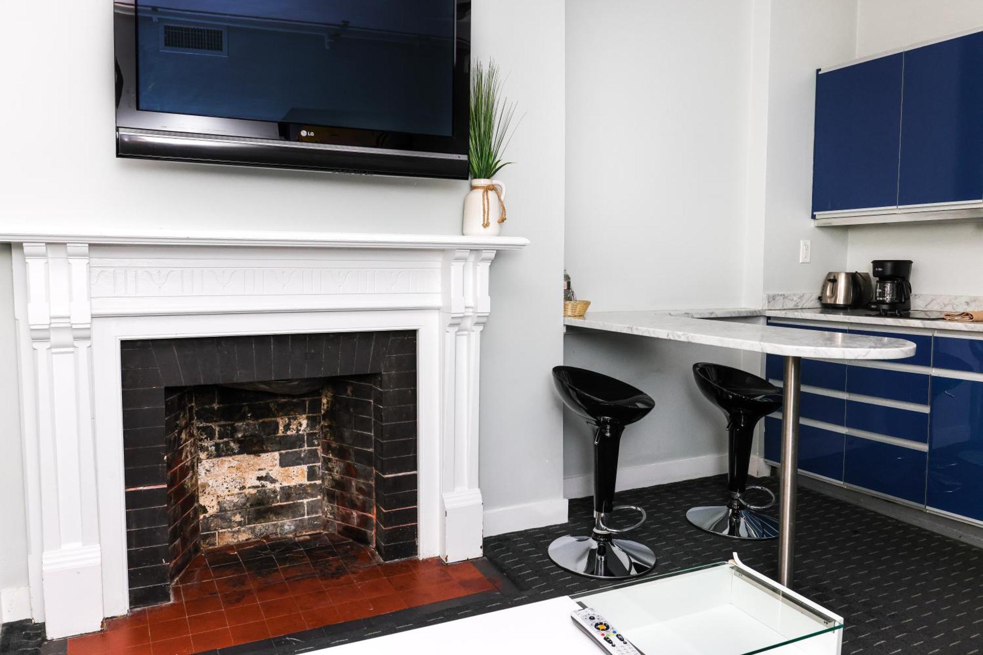 Furnished Newbury Street Studio, #6 Бостон Экстерьер фото